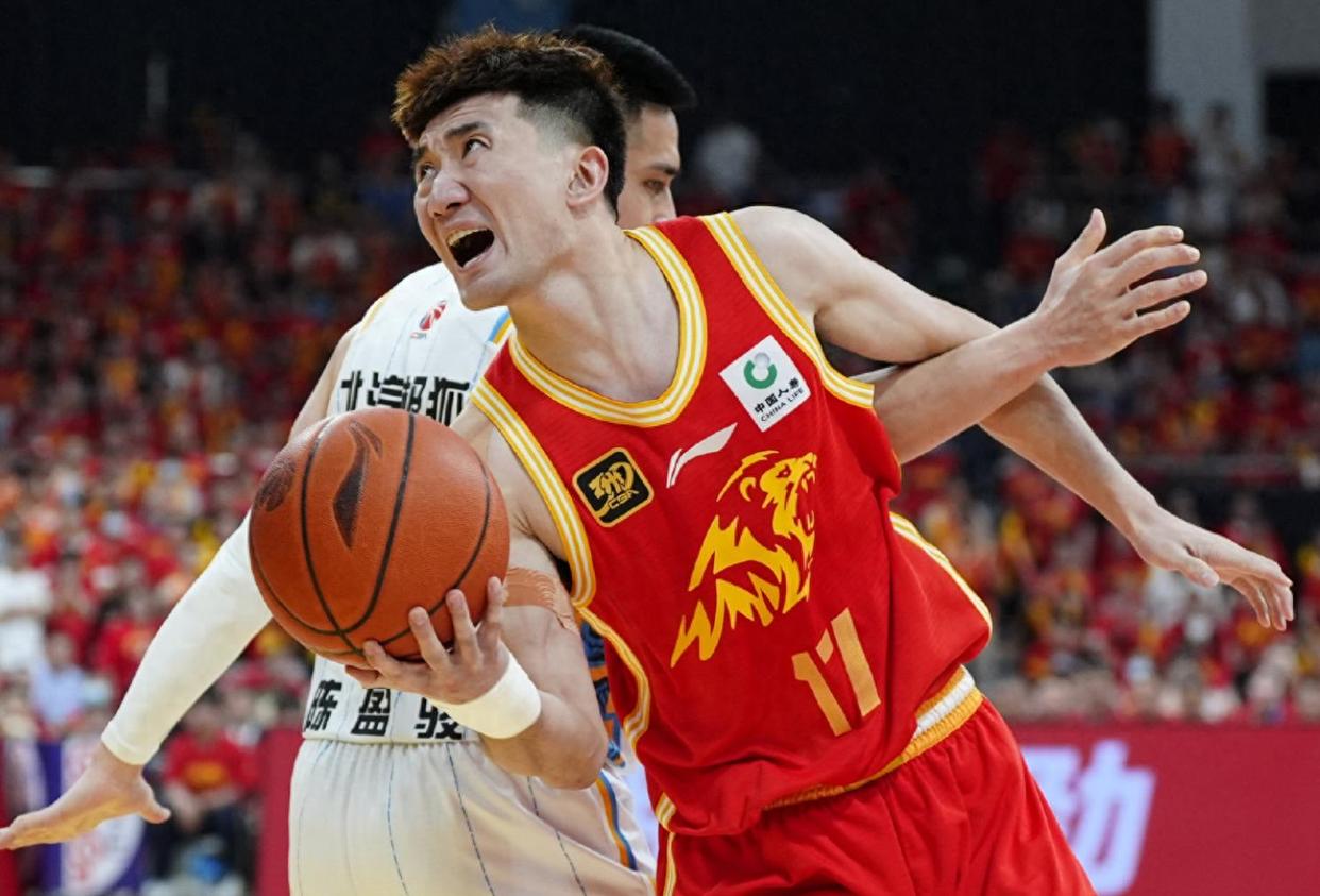 尼克斯鏖战广东队，孙铭徽高光表现